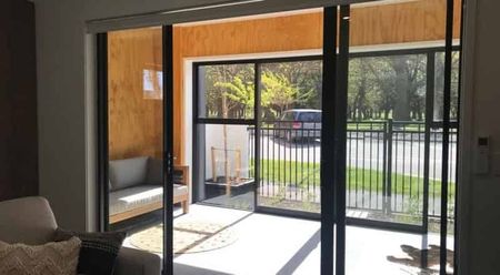 PERFECTLY POSITIONED 1 BEDROOM APARTMENT - Photo 3