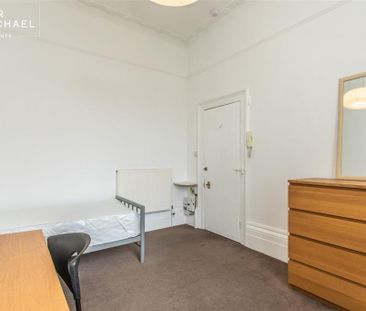 1 bedroom in a house share to rent - Photo 6