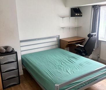 1 bedroom in a house share to rent - Photo 6