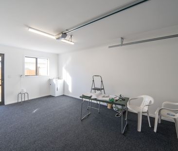 Beautiful Near New Townhouse - Photo 5