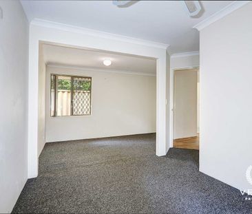 MODERN STREET-FRONT COTTAGE – EASY-CARE LIVING! AVAILABLE NOW. - Photo 2