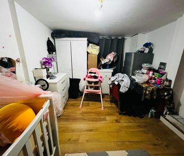 4 Bed Terraced House, Clifford Road, E16 - Photo 1