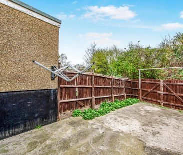 2 bedroom end of terrace house to rent - Photo 1