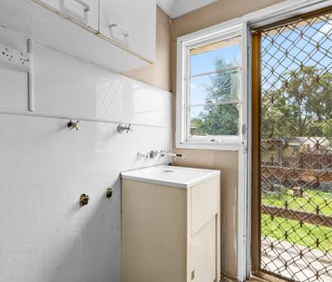 Perfect Three Bedroom Family Home Conveniently Close to Schools & T... - Photo 6