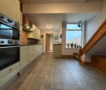 2 bedroom terraced house to rent - Photo 5