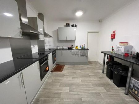 1 bedroom bedsit to rent - Photo 2