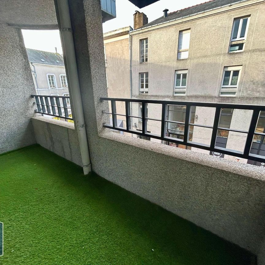 Location Appartement 2 pièces 74m² CHOLET 49300 - Photo 2