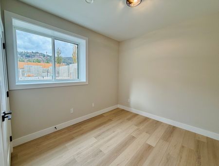 4 Bdrm Family Home in West Harbour - Photo 3