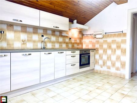 Location Appartement 3 pièces 83m² HAUCOURT MOULAINE 54860 - Photo 3