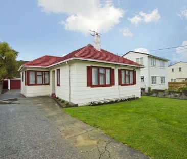 Freshly Redecorated 3-Bed with Thriving Vege Garde - Photo 5
