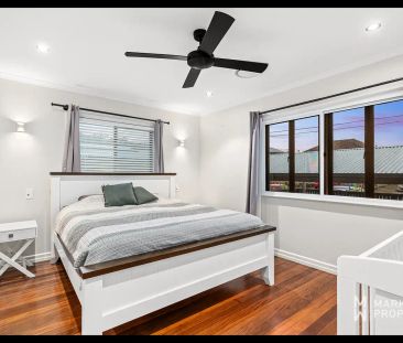 “MODERN 4-BED RESIDENCE IN SALISBURY: A PERFECT BLEAND OF STYLE AND... - Photo 6