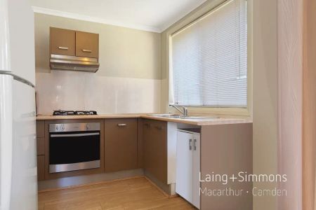 “Private 2 Bedroom Home With Off Street Parking” - Photo 4