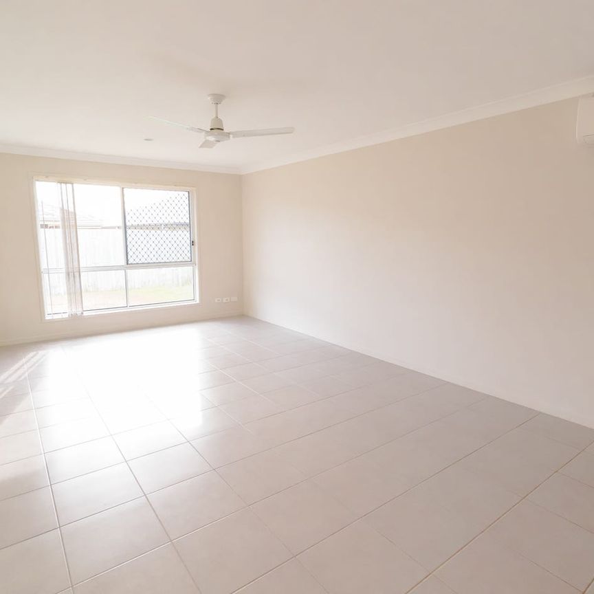 LOVELY HOME IN A GREAT ESTATE - NORTH LAKES - Photo 1