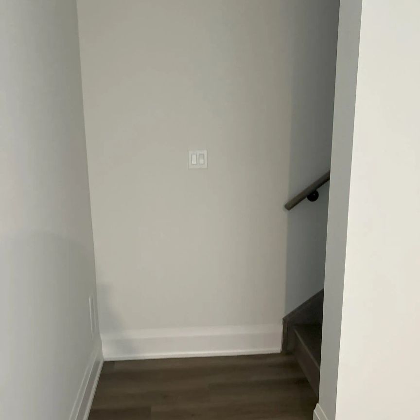 Detached Home For Lease | N9247650 - Photo 1