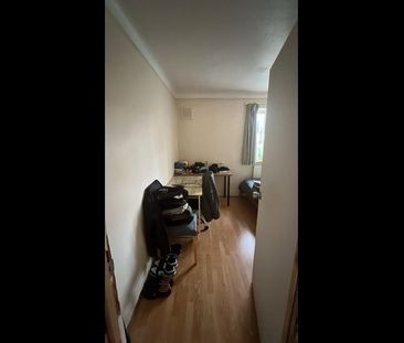 Room in a Shared House, Queensland Avenue, SW19 - Photo 2