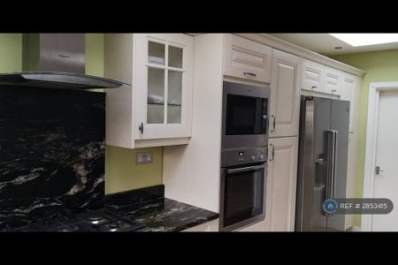 3 bedroom terraced house to rent - Photo 2