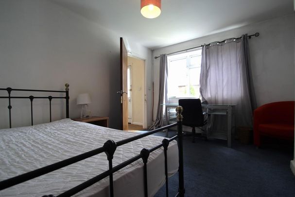 6 bedroom semi-detached house to rent - Photo 1