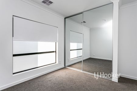 Modern Living - Photo 4