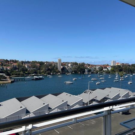 Premium Waterfront Apartment - Iora Complex, North Sydney - Photo 3
