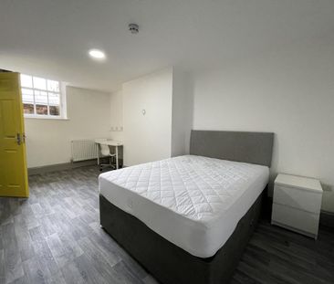 3 bedroom apartment to rent - Photo 2