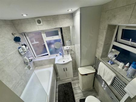 2 bedroom terraced house to rent - Photo 5