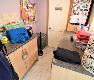 2 bedroom terraced house to rent - Photo 4