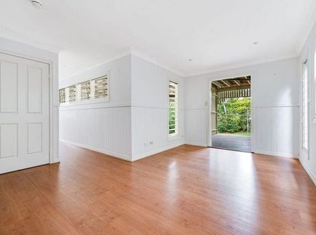 Charming Family Home in a Prime Camp Hill Location - Photo 5