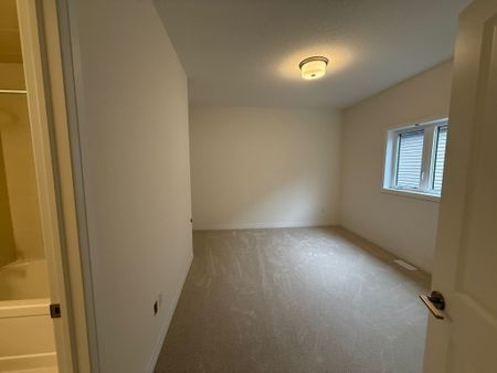 For Lease - 8 Mckernan Avenue, Brantford, Ontario - Photo 5