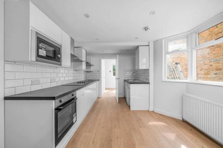 1 bedroom bedsit to rent - Photo 2