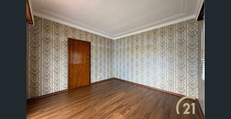 5 BEDROOM FAMILY HOME IN A PRIME LOCATION! - Photo 2