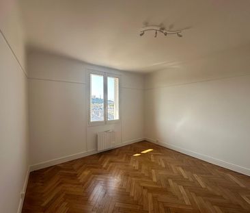 Location Appartement 3 pièces 87m² LYON 7ème - Photo 2