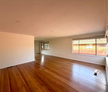 Quiet Court Location – Perfect for Families - Photo 2