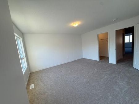 For Lease - 24 Oak Forest Common Crescent, Cambridge, Ontario - Photo 4