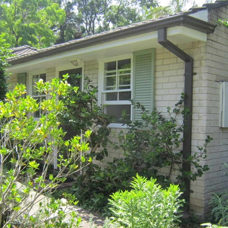 Partially Furnished One Bedroom Flat in Great Location! - Photo 1