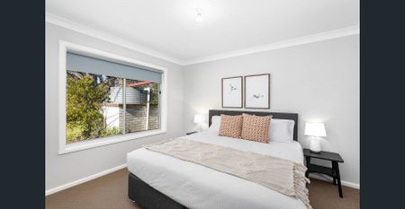 Furnished Stunning four bedroom home in superior location - Photo 4