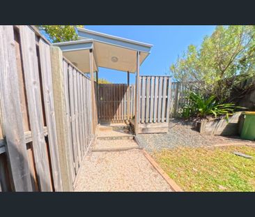 Neat as a Pin - Immaculate Three Bedroom Townhouse in Excellent Loc... - Photo 6