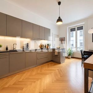 Élégant appartement haussmannien à proximité de la Vieille-Ville - Foto 3