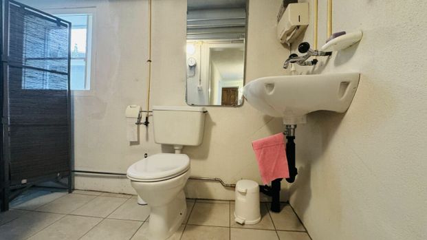 Büro-/Atelierraum ca. 30 m² mit Parkplatz in Bättwil - ab 1.4.2026 - Foto 1