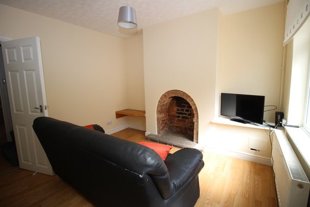 10 Linton Street - Photo 1