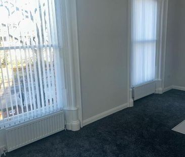 Apartment 3, 7 Elmwood Avenue, Lisburn Road, Belfast, BT9 6AZ - Photo 1