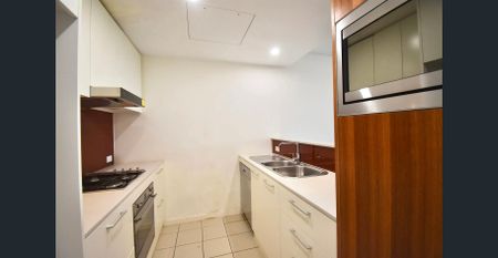 FOR LEASE – Modern Split-Level 2 Bedroom Apartment in Prime Wolli Creek Location lEVEL 5/2 Brodie Spark Drive, Wolli Creek - Photo 3