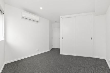 2&9/2 Howard Court, Clayton - Photo 3