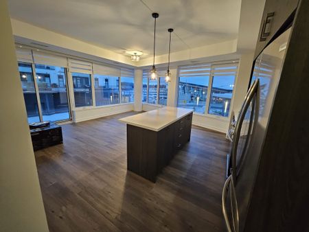 For Lease - 333 Sunseeker Avenue Unit# 217, Innisfil, Ontario - Photo 2