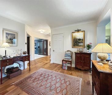 Vicarage Crescent, Egham, Surrey, TW20 9JP - Photo 3