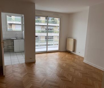 location Appartement T2 DE 46m² À PARIS 11 - Photo 3