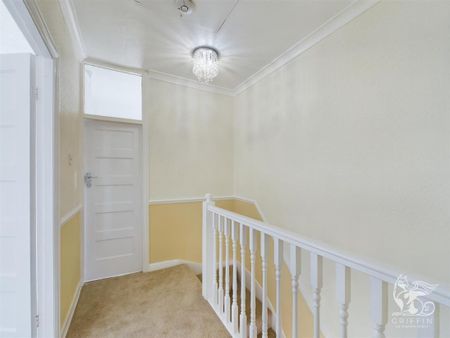 Benhurst Avenue, Hornchurch, RM12 - Photo 5