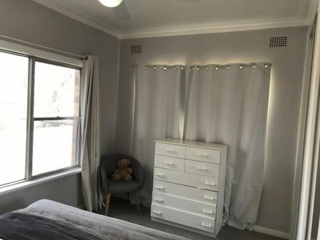 NEAT AND TIDY THREE BEDROOM HOME IN HILLVUE - Photo 5