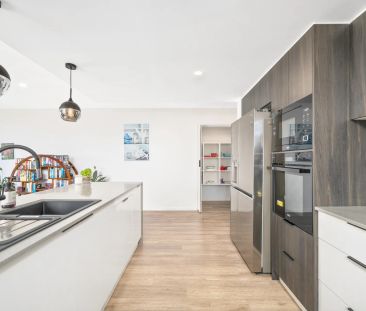 2 Bedroom Apartment, 350 metres to the beach. Call Julie Sykes 0438... - Photo 6