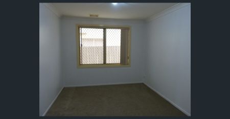 Walk to Station - Photo 2