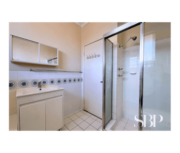 Spacious 3 bedroom townhouse - Photo 6